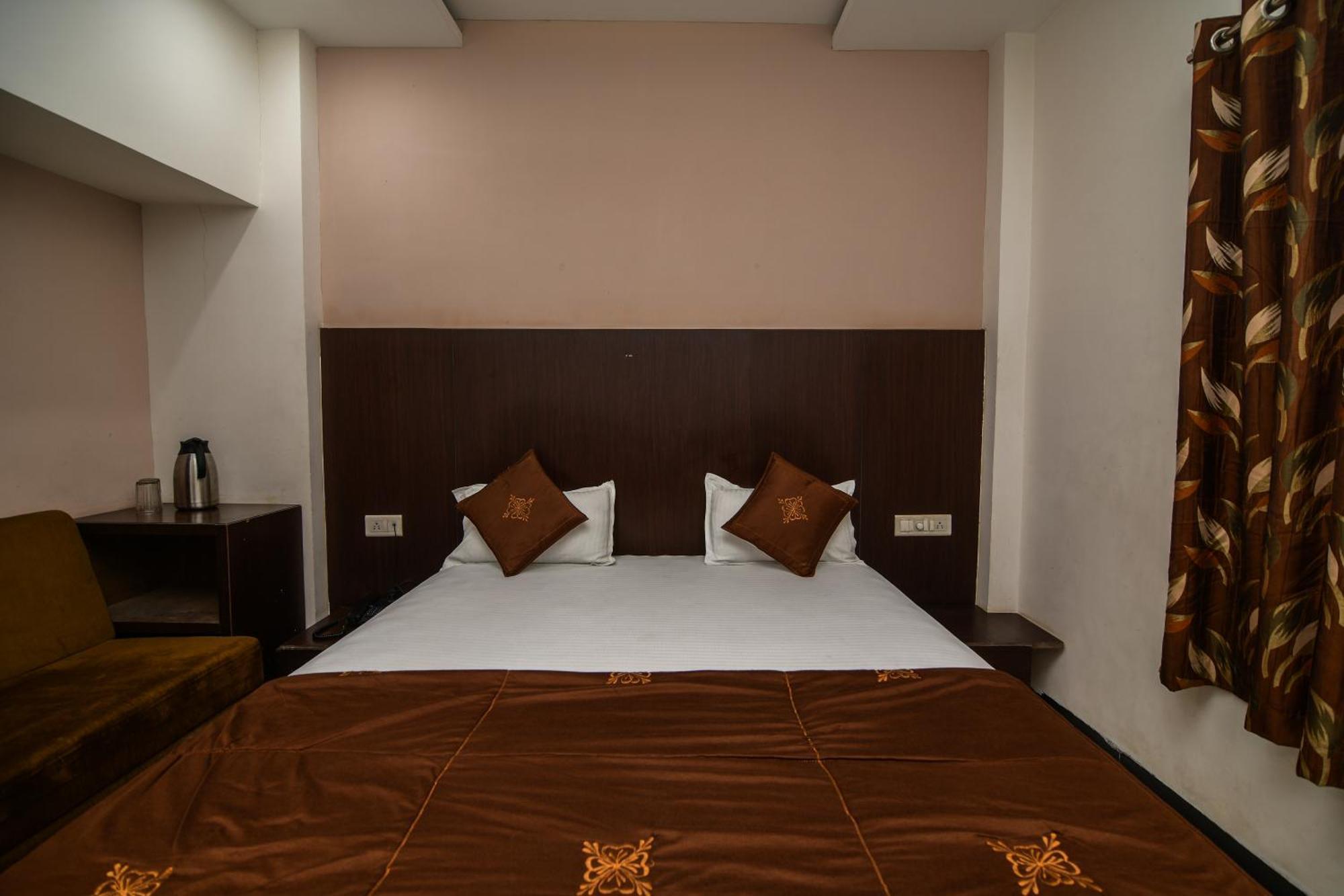 Shree Ram Hotel Ujjain Exterior foto
