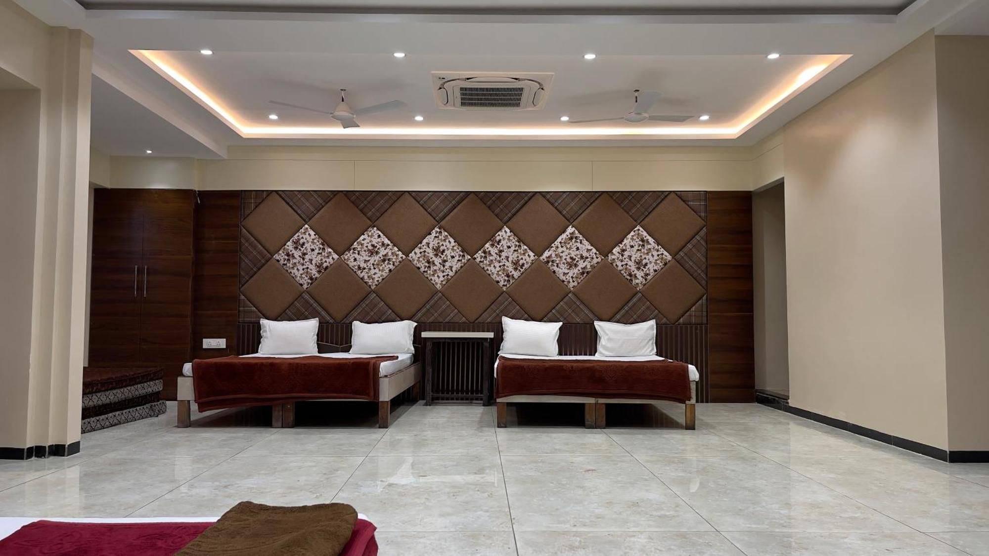 Shree Ram Hotel Ujjain Exterior foto