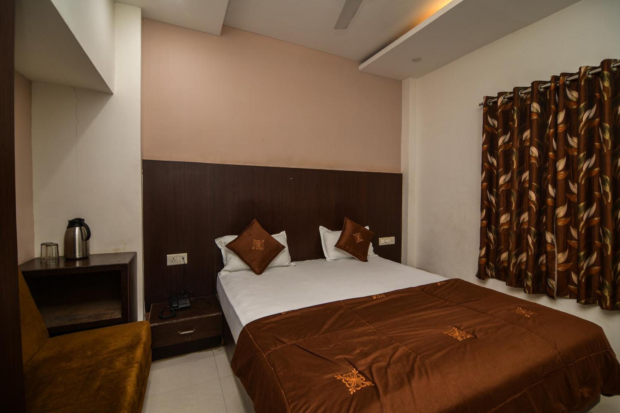 Shree Ram Hotel Ujjain Exterior foto